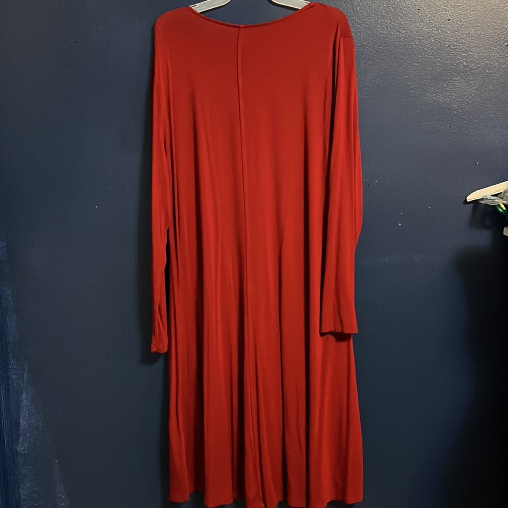 Daily Ritual Long Sleeve Scoop Neck Dress in Deep Red - Picture 4 of 4